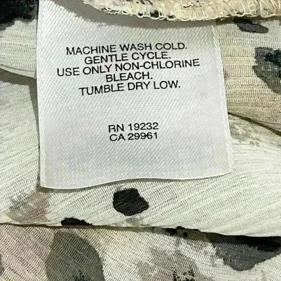 Gorgeous Alfred Dunner animal print plus size short-sleeve blouse size 16W - Picture 4 of 4